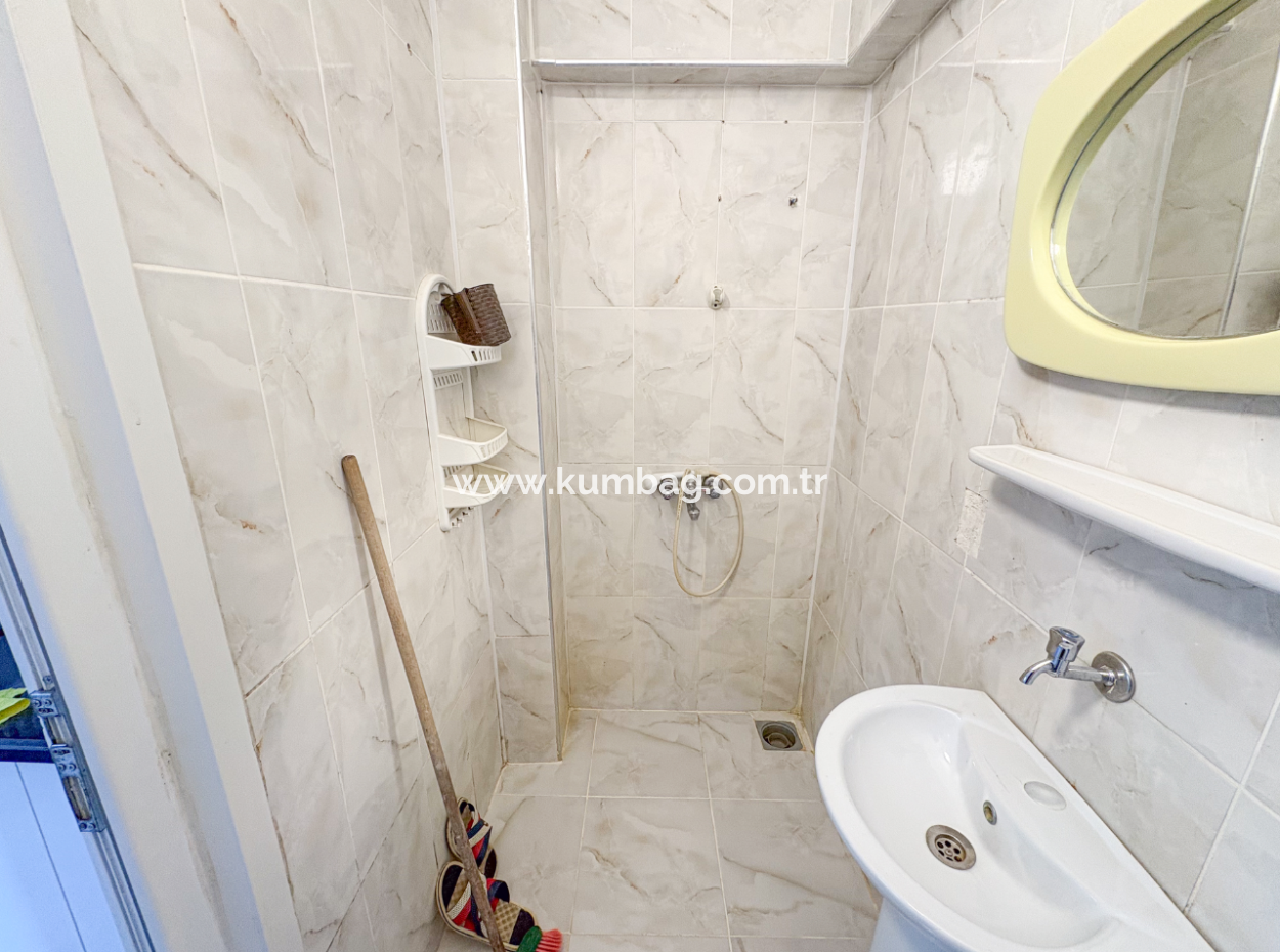 Kumbağ Caddeye Ve Denize Yakın Bahçeli 1+1 Eşyalı Kiralık Daire