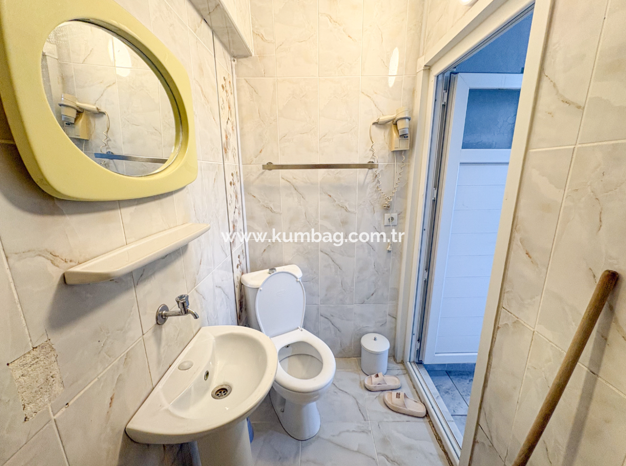 Kumbağ Caddeye Ve Denize Yakın Bahçeli 1+1 Eşyalı Kiralık Daire