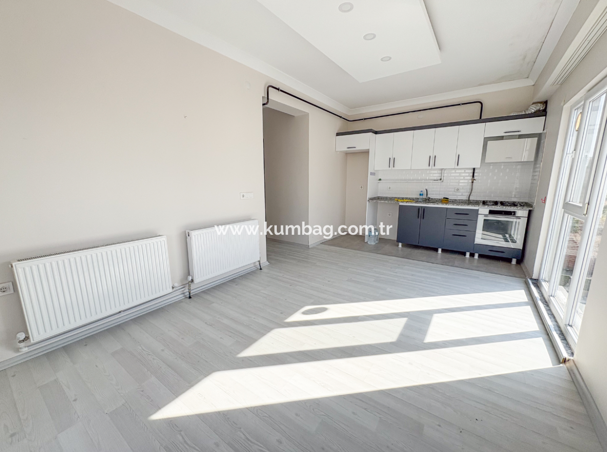 Kumbağ Havuzlu Sitede Denize Yakın Kiralık 2+1 Daire