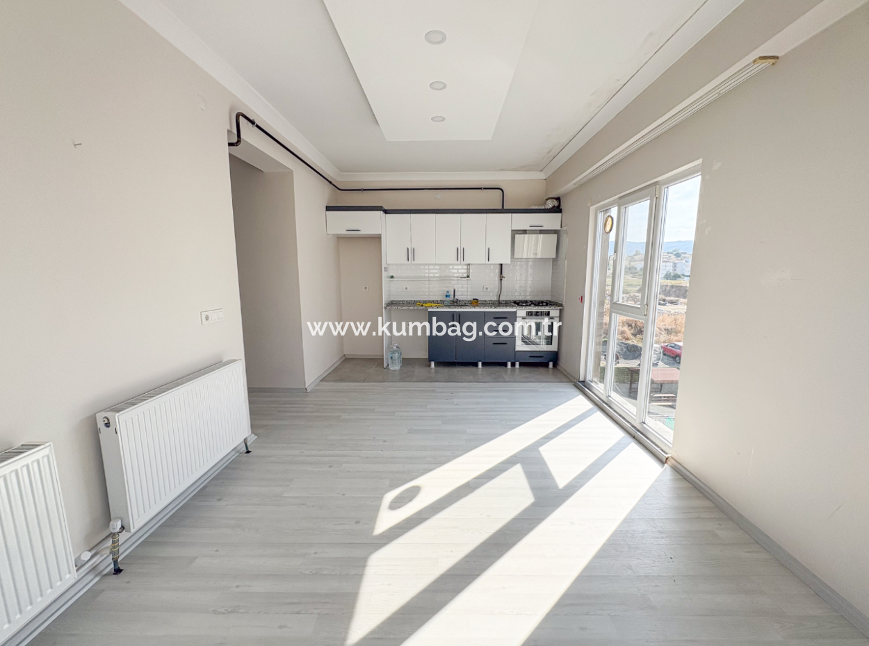 Kumbağ Havuzlu Sitede Denize Yakın Kiralık 2+1 Daire