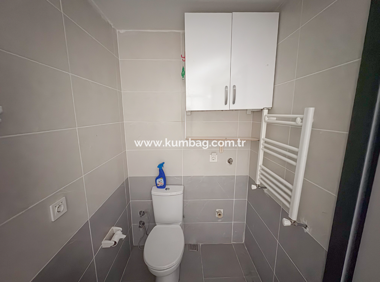 Kumbağ Havuzlu Sitede Denize Yakın Kiralık 2+1 Daire