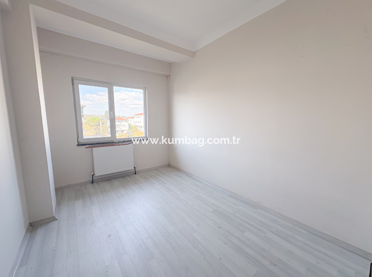 Kumbağ Havuzlu Sitede Denize Yakın Kiralık 2+1 Daire
