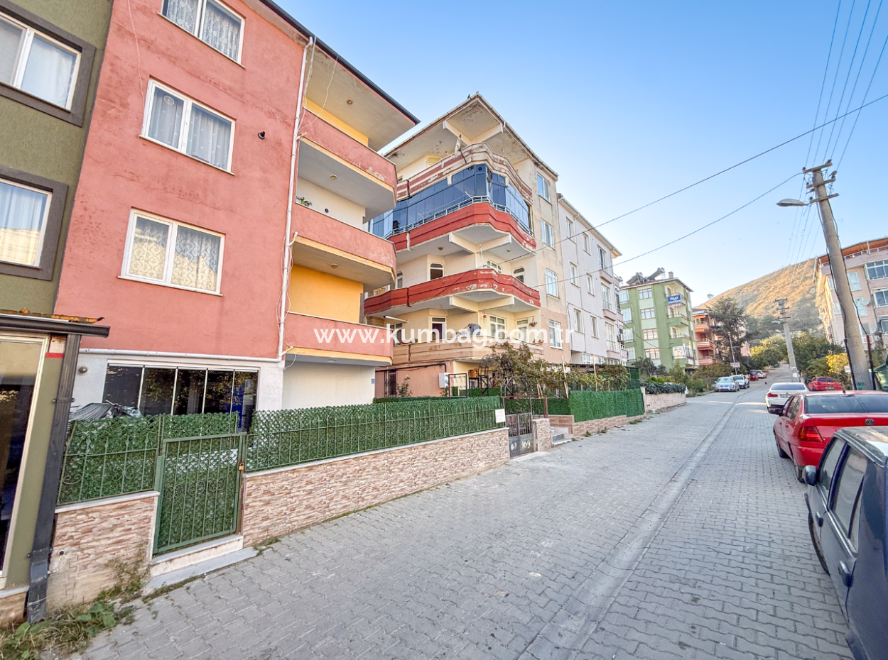 Kumbağ Merkezde İskanlı Kat Mülkiyetli Binada Satılık 1+1 Daire