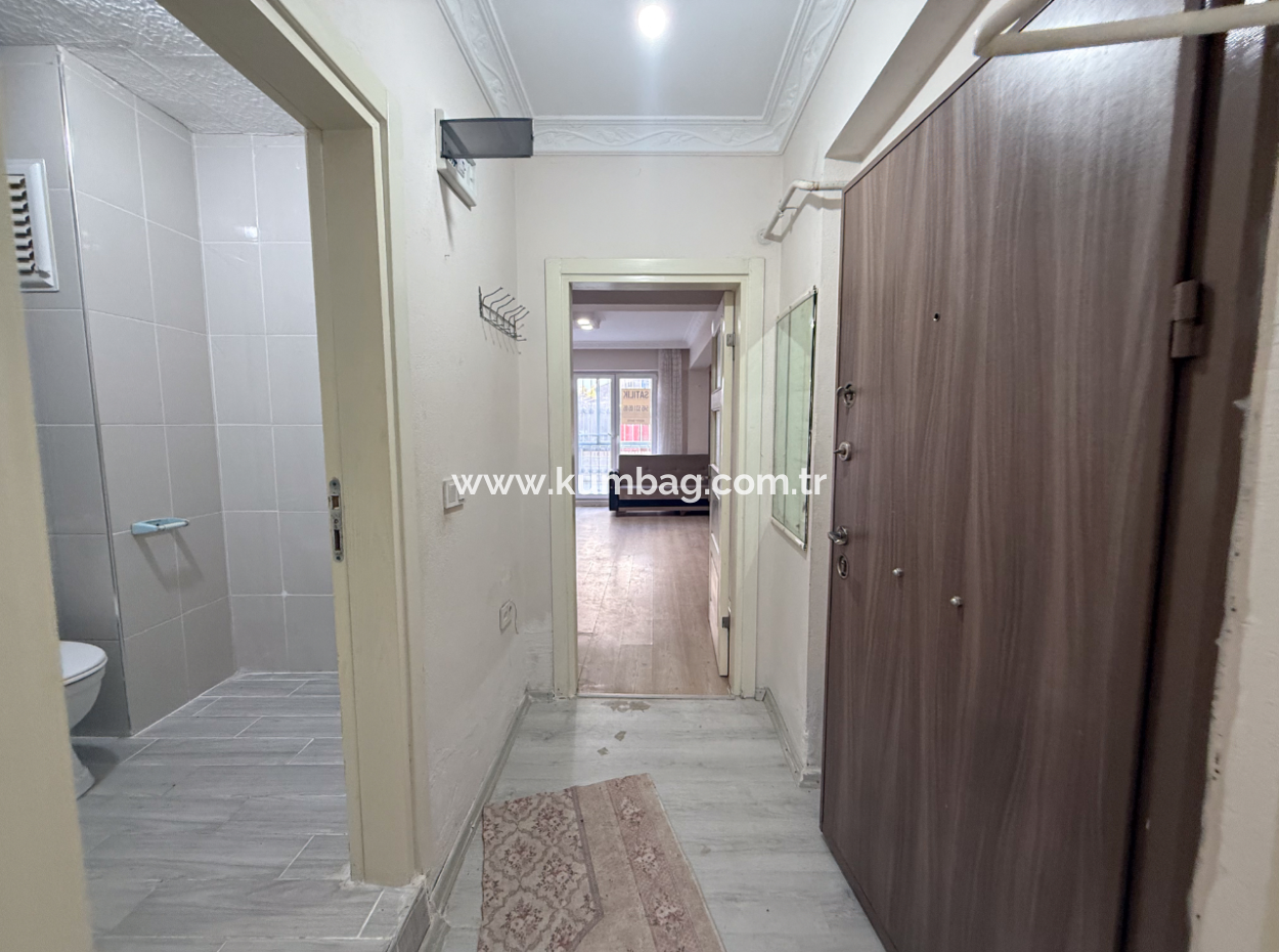Kumbağ'da Pazar Ve Caddeye Yakın İskanlı Satılık 1+1 Daire