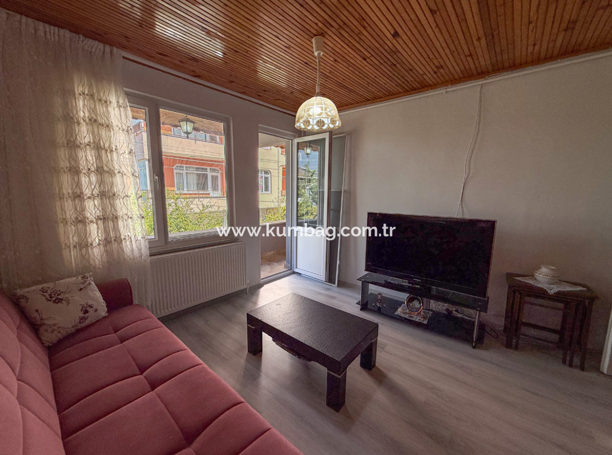 Kumbağ Pazar Sokağında Çok Geniş Full Eşyalı 2+1 Satılık Daire
