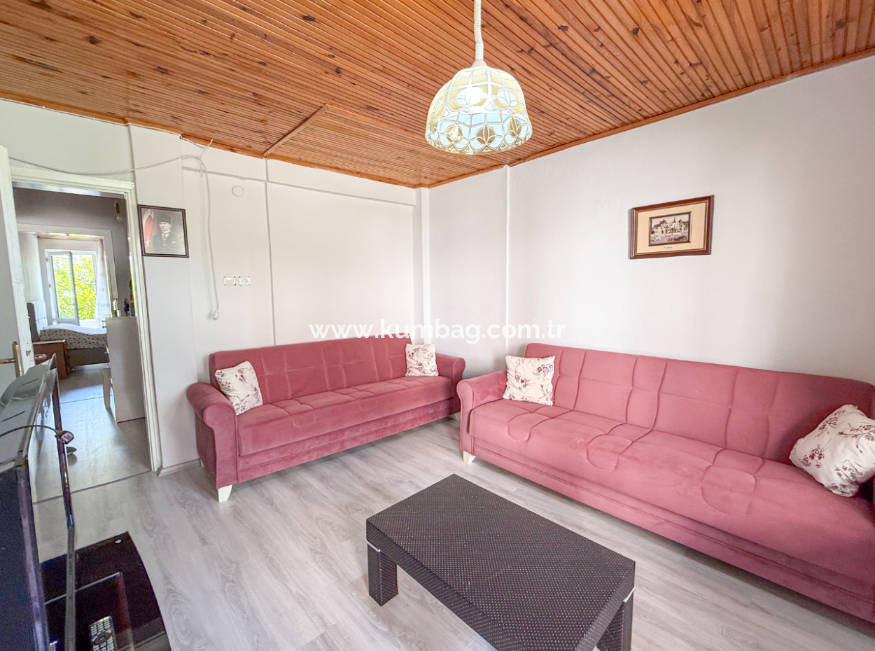 Kumbağ Pazar Sokağında Çok Geniş Full Eşyalı 2+1 Satılık Daire