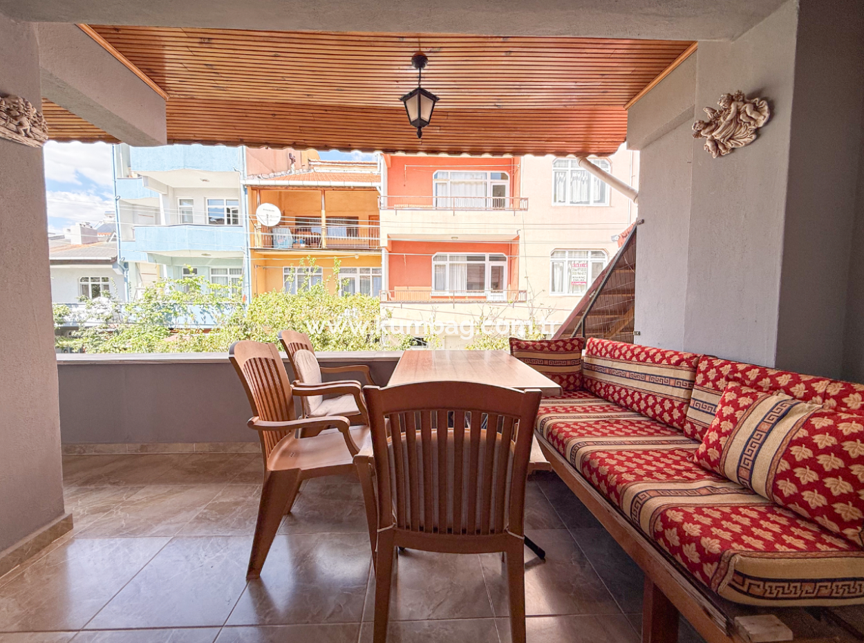 Kumbağ Pazar Sokağında Çok Geniş Full Eşyalı 2+1 Satılık Daire