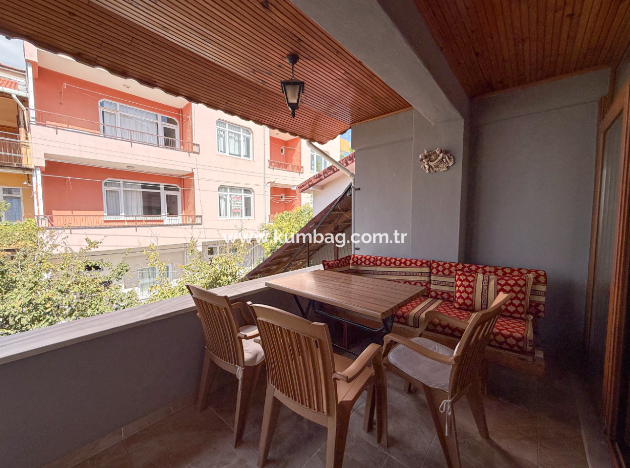 Kumbağ Pazar Sokağında Çok Geniş Full Eşyalı 2+1 Satılık Daire