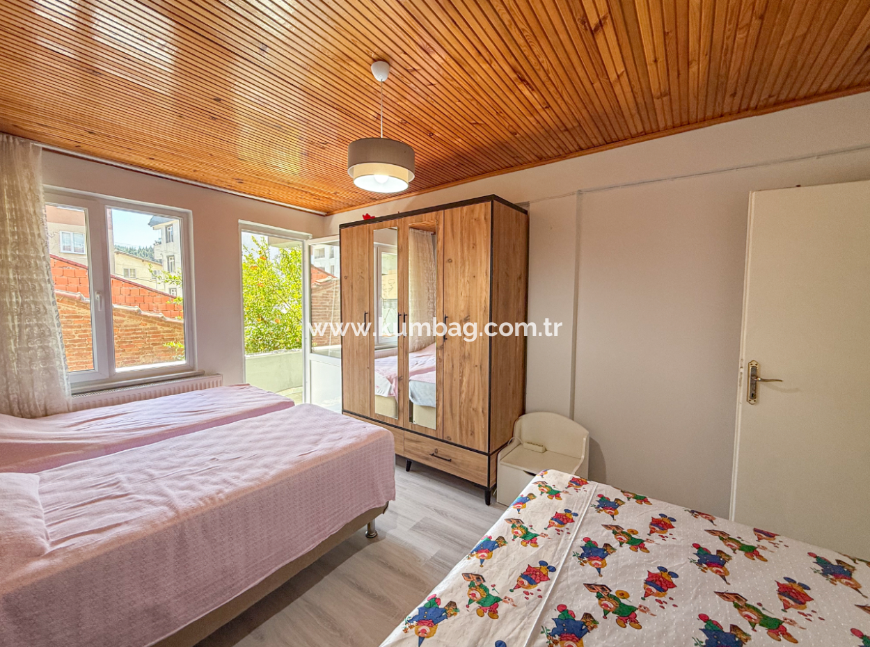 Kumbağ Pazar Sokağında Çok Geniş Full Eşyalı 2+1 Satılık Daire