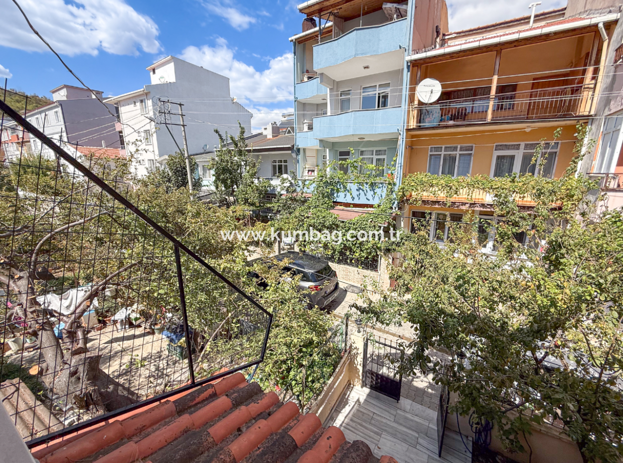 Kumbağ Pazar Sokağında Çok Geniş Full Eşyalı 2+1 Satılık Daire