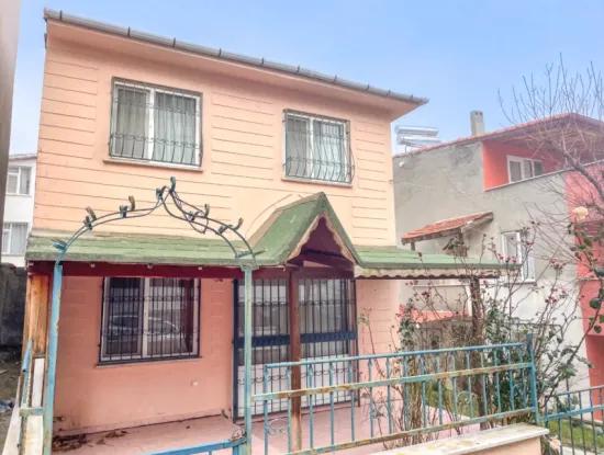 Kumbağ Merkezi Konumda Satılık 2 Katlı 4+1 Bahçeli Müstakil Ev