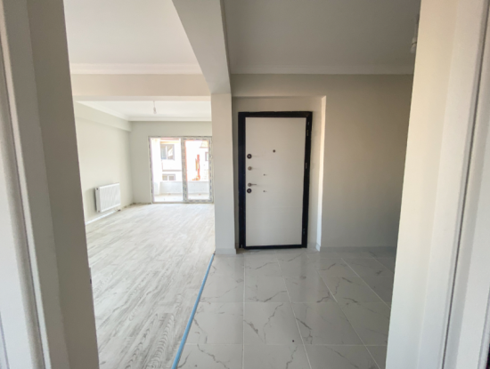 Kumbağ Pazar Sokağında Satılık Asansörlü Sıfır 2+1 Daireler