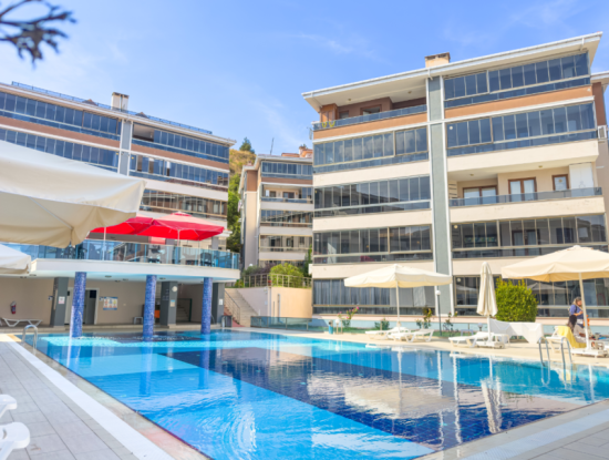 Kumbağ Doğapark Evlerinde Havuz Cephe Eşyalı Satılık 2+1 Daire