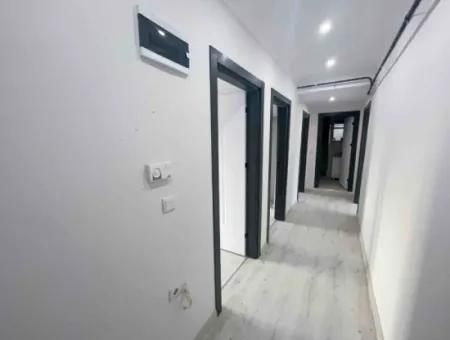 Havuzlu Site İçerisinde Ayrı Mutfaklı Satılık 2+1 Lüks Daireler