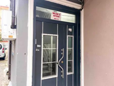 Kumbağ'da Deniz Manzaralı Ana Cadde Üzerinde Satılık 2+1 Daire