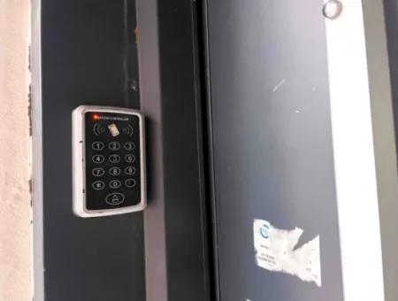 Kumbağ'da Deniz Manzaralı Ana Cadde Üzerinde Satılık 2+1 Daire
