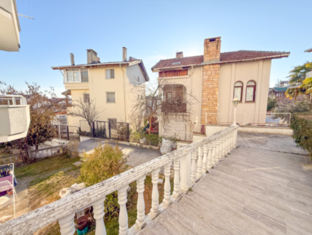 Kumbağ Denize Sıfır Gözde Sitesinde Satılık Çok Geniş 2+1 Daire