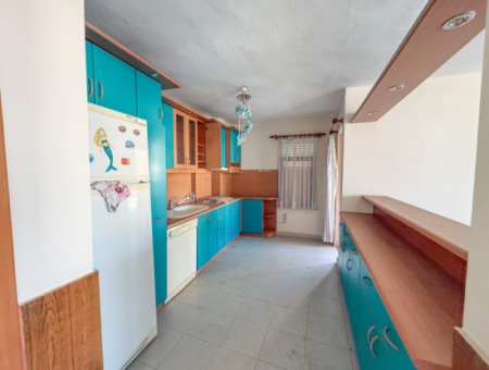 Kumbağ Denize Sıfır Gözde Sitesinde Satılık Çok Geniş 2+1 Daire