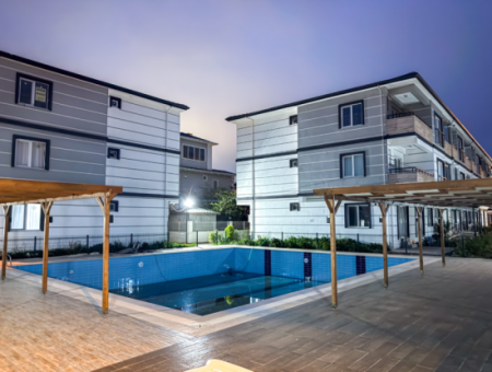 Havuzlu Aquaparklı Güvenlikli Sitede Sıfır Satılık Köşe 2+1 Daire