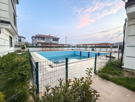 Havuzlu Aquaparklı Güvenlikli Sitede Sıfır Satılık Köşe 2+1 Daire