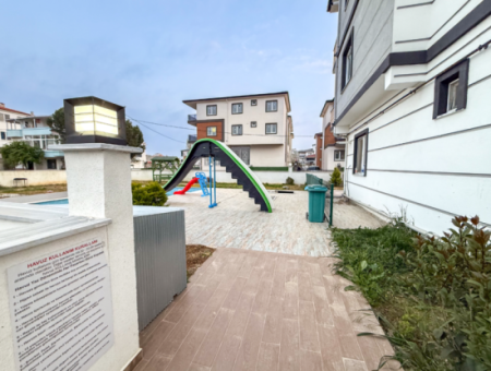 Havuzlu Aquaparklı Güvenlikli Sitede Sıfır Satılık Köşe 2+1 Daire