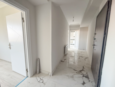 Kumbağ'da Deniz Manzaralı Geniş Balkonlu Satılık Sıfır 2+1 Daire