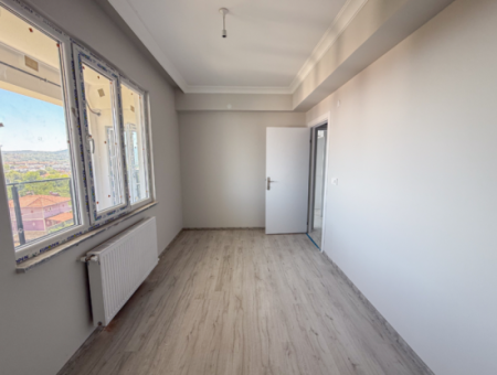 Kumbağ'da Deniz Manzaralı Geniş Balkonlu Satılık Sıfır 2+1 Daire