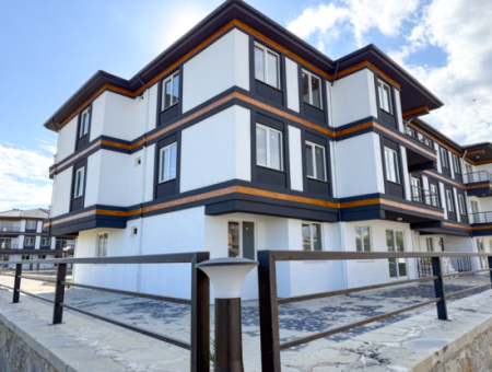 Kumbağ Havuzlu Sitede Denize Yakın Kiralık Lüks 2+1 Daireler
