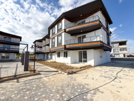 Kumbağ Havuzlu Sitede Denize Yakın Kiralık Lüks 2+1 Daireler
