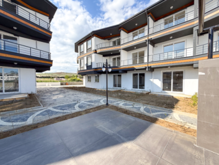 Kumbağ Havuzlu Sitede Denize Yakın Kiralık Lüks 2+1 Daireler