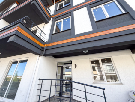 Kumbağ Havuzlu Sitede Denize Yakın Kiralık Lüks 2+1 Daireler