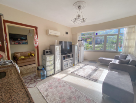 Kumbağ Cadde Üzerinde Satılık 2+1 Bahçe Kat Daire