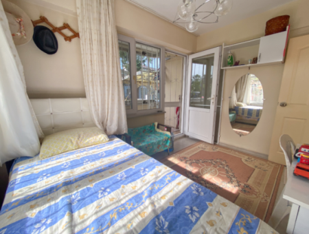Kumbağ Cadde Üzerinde Satılık 2+1 Bahçe Kat Daire