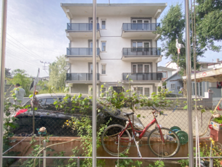 Kumbağ Cadde Üzerinde Satılık 2+1 Bahçe Kat Daire