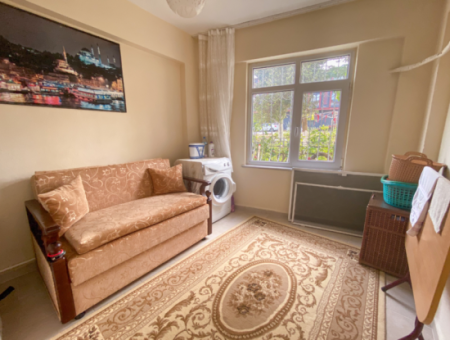 Kumbağ Cadde Üzerinde Satılık 2+1 Bahçe Kat Daire