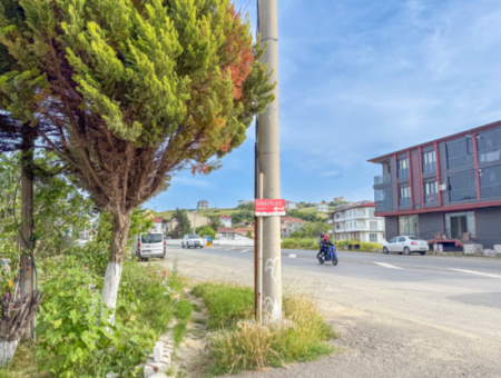Kumbağ Cadde Üzerinde Satılık 2+1 Bahçe Kat Daire