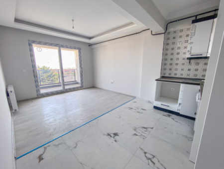 Kumbağ'da Deniz Manzaralı Geniş Balkonlu Kiralık Sıfır 2+1 Daire