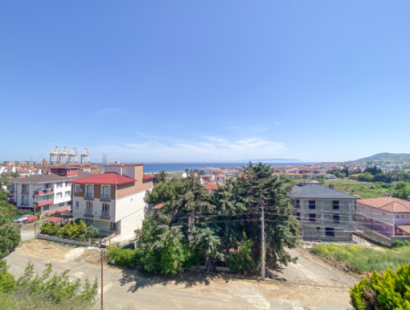 Kumbağ'da Deniz Manzaralı Geniş Balkonlu Kiralık Sıfır 2+1 Daire