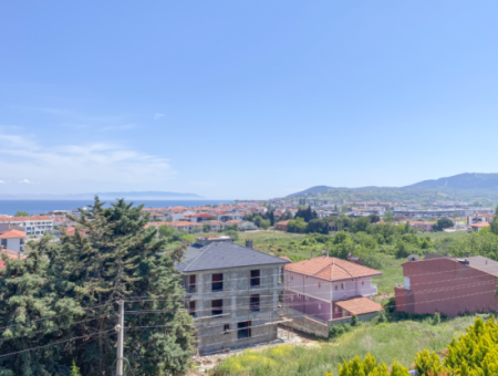 Kumbağ'da Deniz Manzaralı Geniş Balkonlu Kiralık Sıfır 2+1 Daire