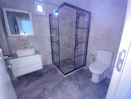 Kumbağ'da Deniz Manzaralı Geniş Balkonlu Kiralık Sıfır 2+1 Daire