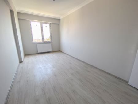 Kumbağ'da Deniz Manzaralı Geniş Balkonlu Kiralık Sıfır 2+1 Daire