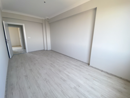 Kumbağ'da Deniz Manzaralı Geniş Balkonlu Kiralık Sıfır 2+1 Daire