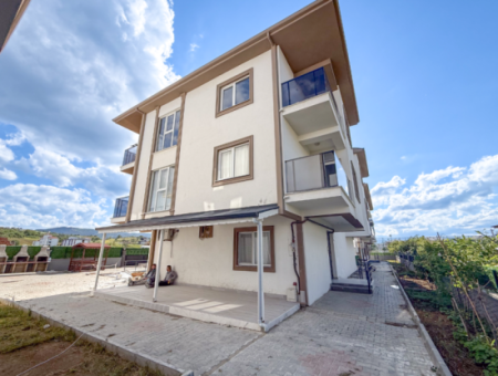 Kumbağ Havuzlu Sitede Denize Yakın Kiralık 2+1 Sıfır Daireler