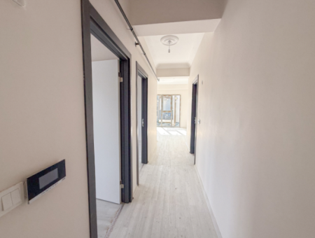 Kumbağ Havuzlu Sitede Denize Yakın Kiralık 2+1 Sıfır Daireler
