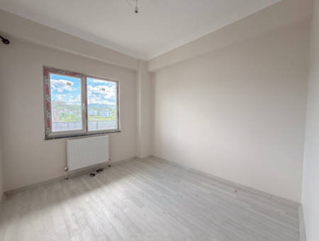 Kumbağ Havuzlu Sitede Denize Yakın Kiralık 2+1 Sıfır Daireler