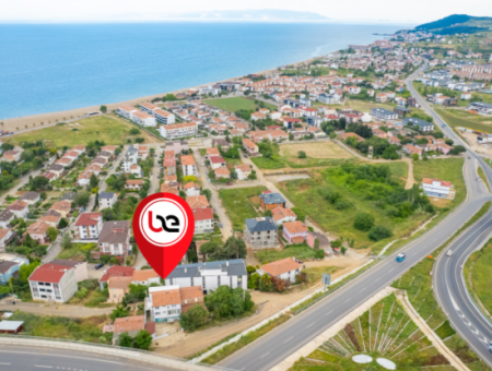 Deniz Manzaralı Ve Caddeye Sıfır Satılık Tripleks Müstakil Ev