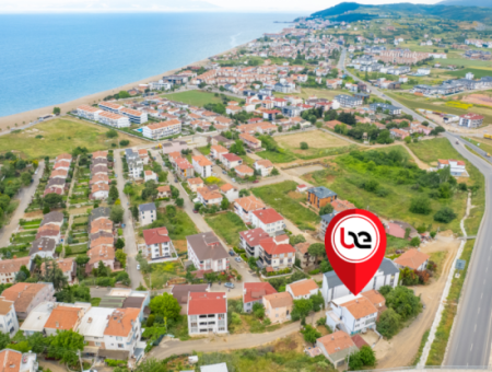 Deniz Manzaralı Ve Caddeye Sıfır Satılık Tripleks Müstakil Ev