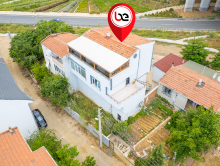 Deniz Manzaralı Ve Caddeye Sıfır Satılık Tripleks Müstakil Ev