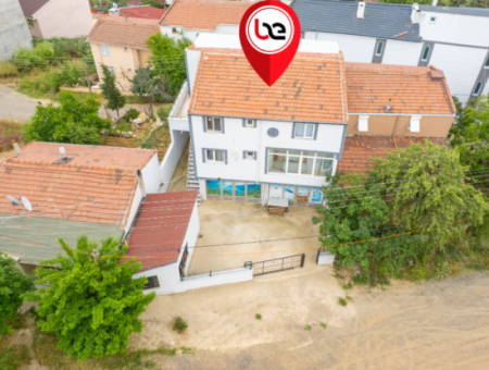 Deniz Manzaralı Ve Caddeye Sıfır Satılık Tripleks Müstakil Ev