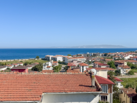 Deniz Manzaralı Ve Caddeye Sıfır Satılık Tripleks Müstakil Ev